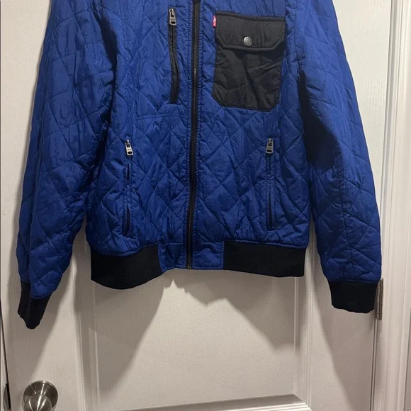 316-Levi's men's diamond quilted bomber jacket in blue - Picture 4 of 11